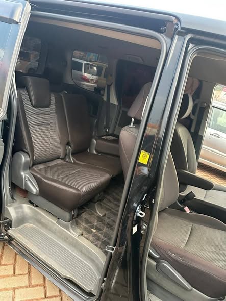 A picture of Toyota Noah 28 5m money needed