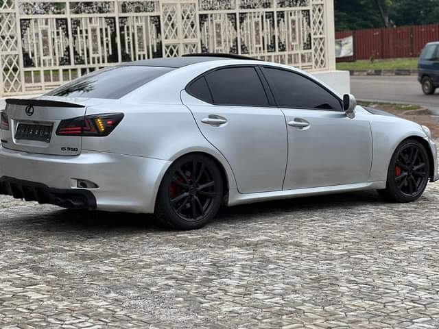 A picture of LEXUS IS350