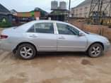 A picture of 2004 HONDA 2004 car
