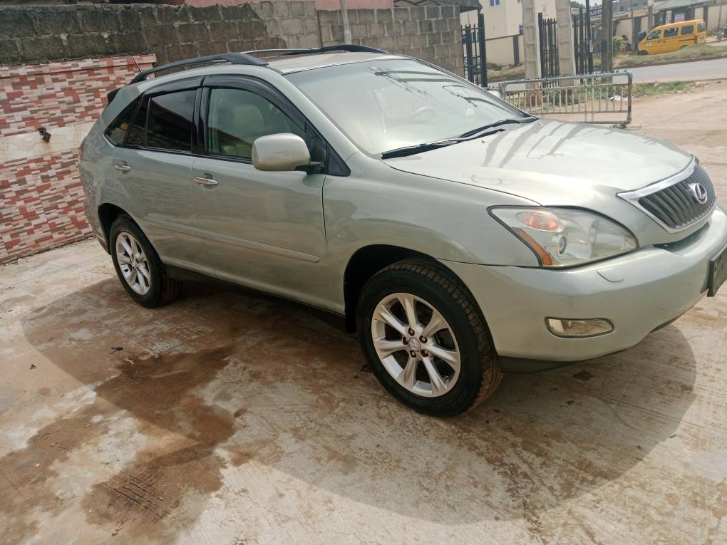 A picture of Well maintained 2008 model Lexus Rx350 full options 08038351403