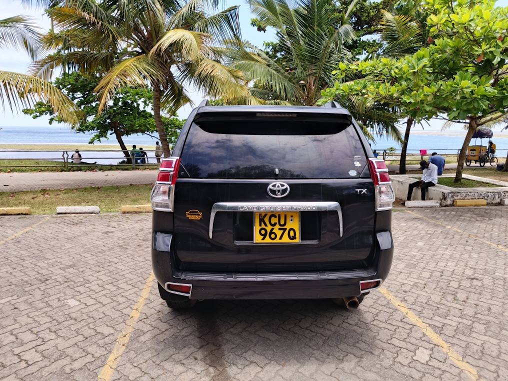 A picture of Toyota Prado TX