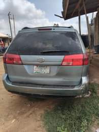 A picture of Good Deal Toyota Sienna 06 XLE Engine Gear and Ac