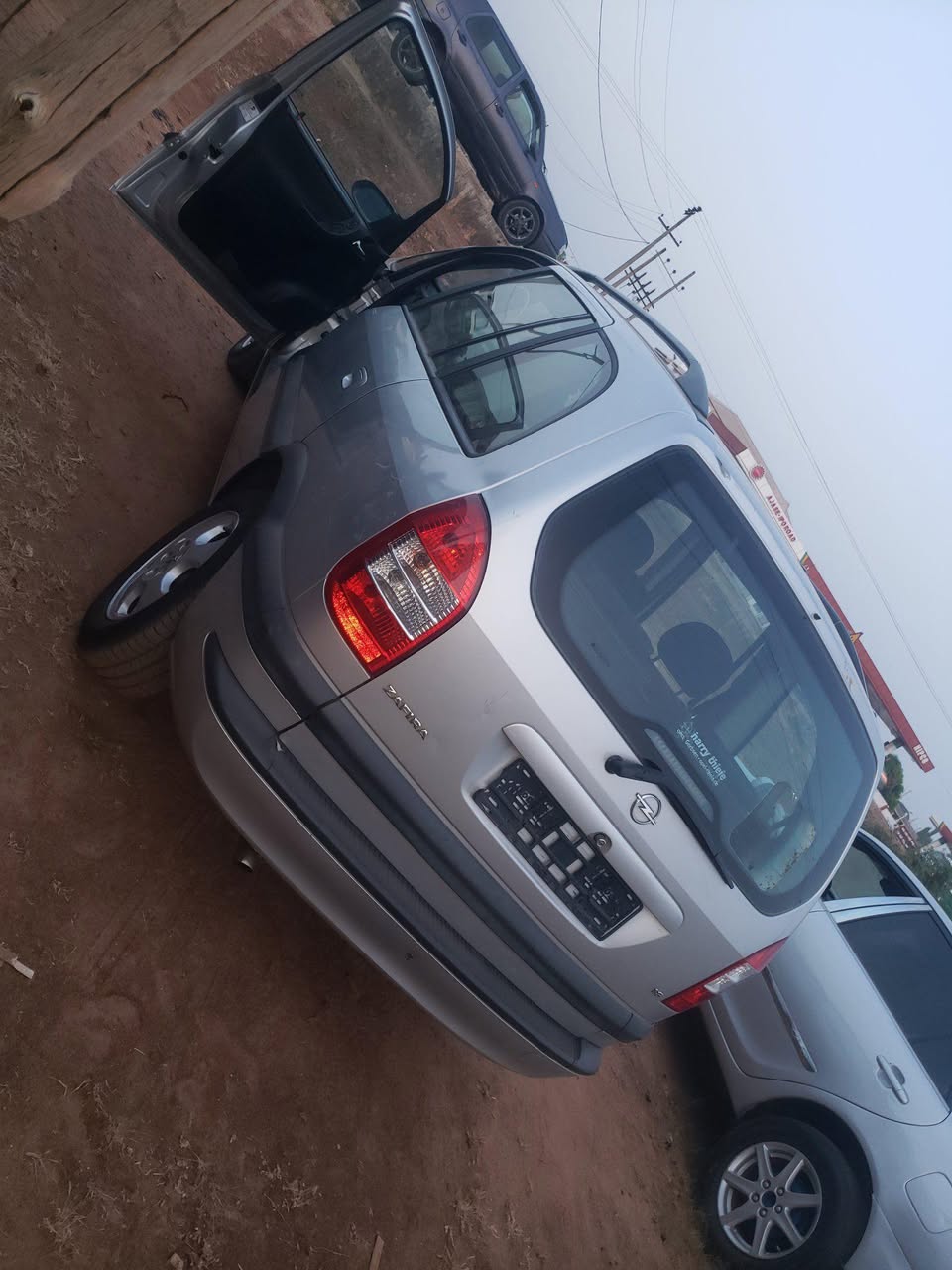 A picture of Opel safira