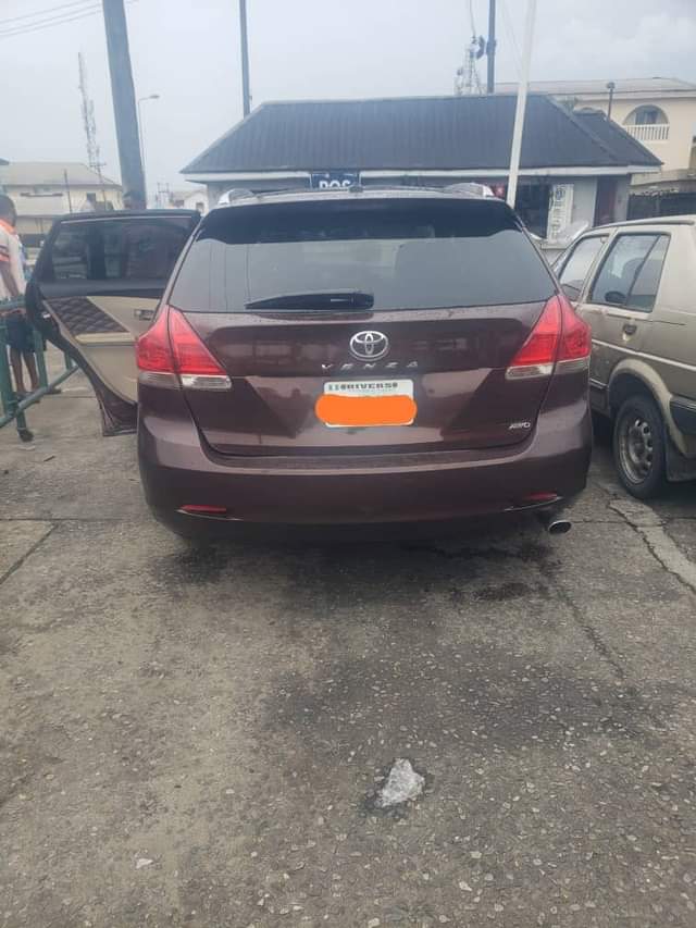 A picture of DISTRESS SALE Belgium Grade Toyota Venza 2010 model in a