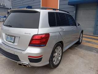 A picture of MERCEDES BENZ GLK350 2010 model
