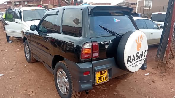 A picture of Toyota Rav4 short