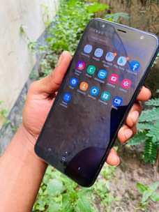 A picture of Samsung j4 plus