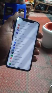 A picture of Iphone X