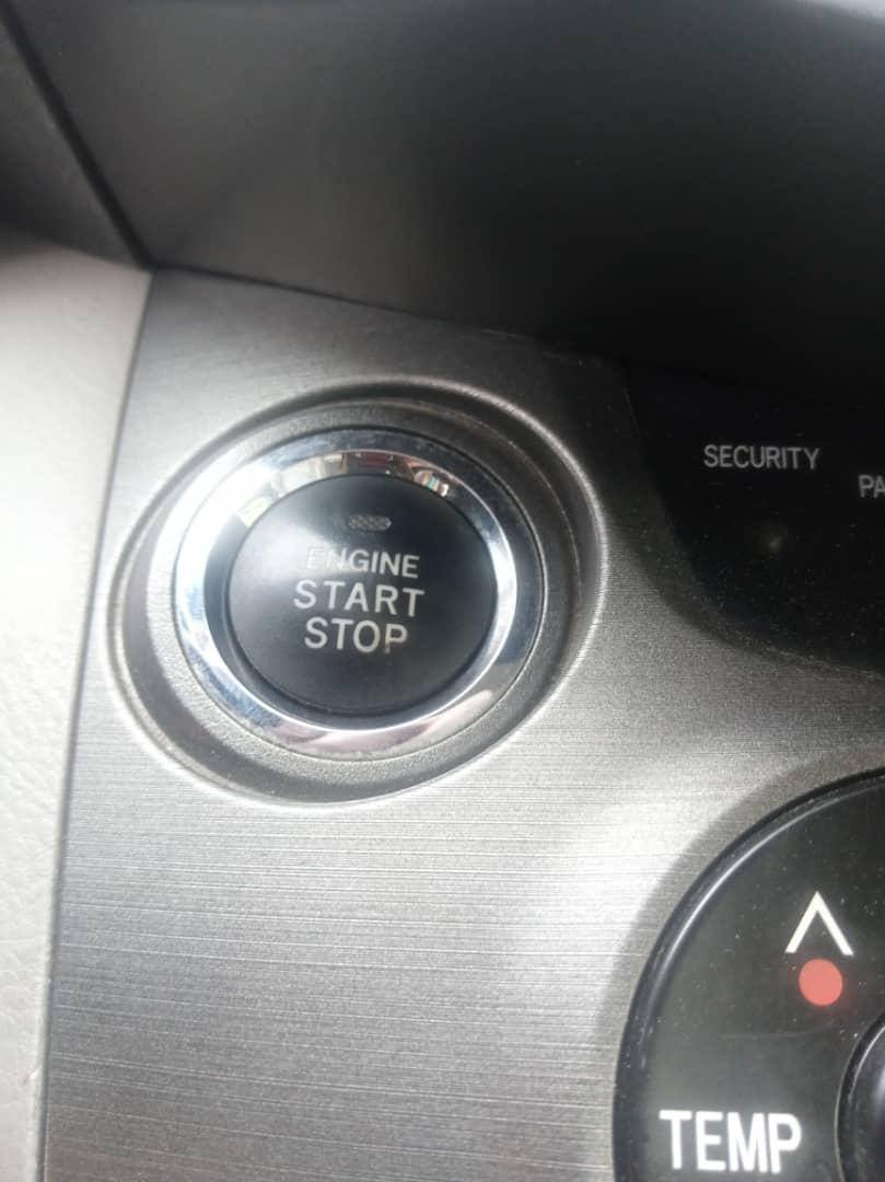 A picture of 2012 Toyota Rav4. 4plugs with venza engine.