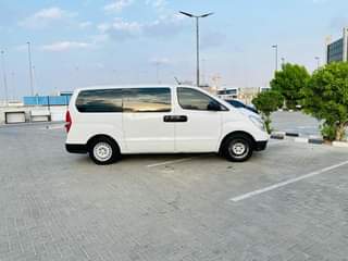 A picture of Hyundai H1 Model 2016 Full automatic Gcc Van 2Key km156000