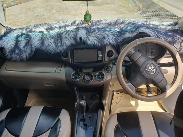A picture of TOYOTA VANGUARD 7SEATS