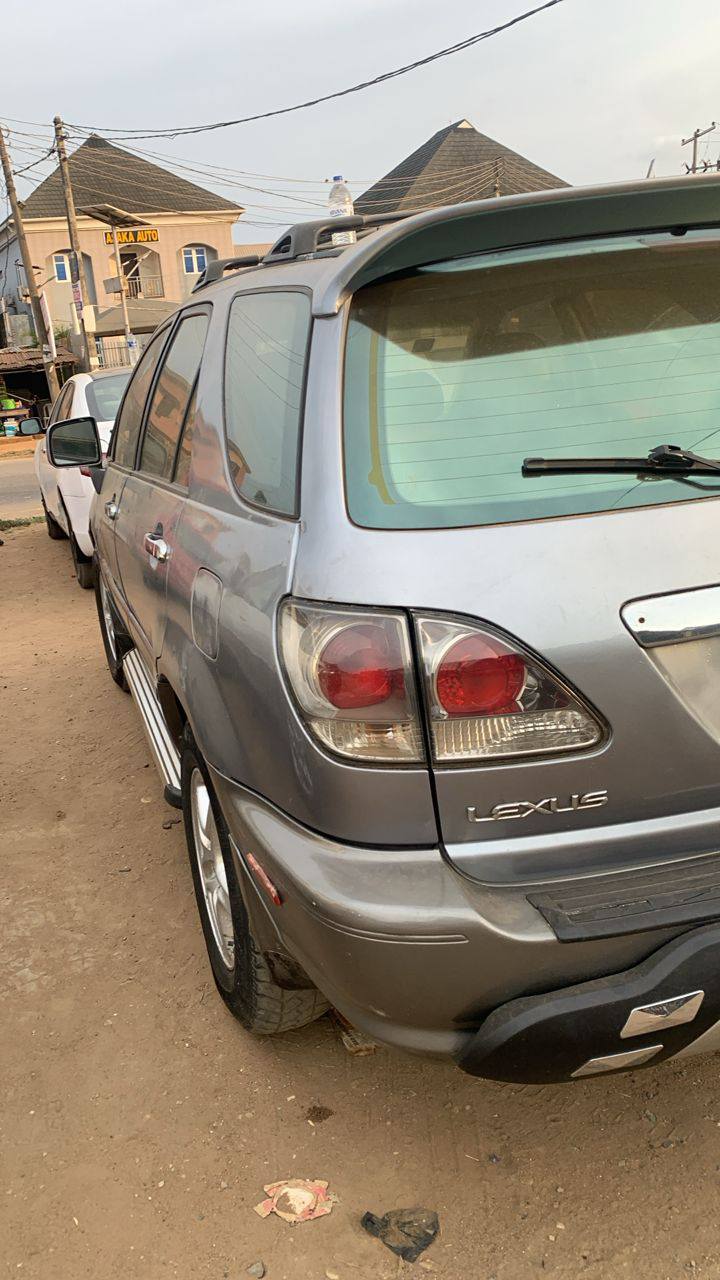 A picture of Lexus 300 Nigeria Used Location Ikotun Phone 08168128003