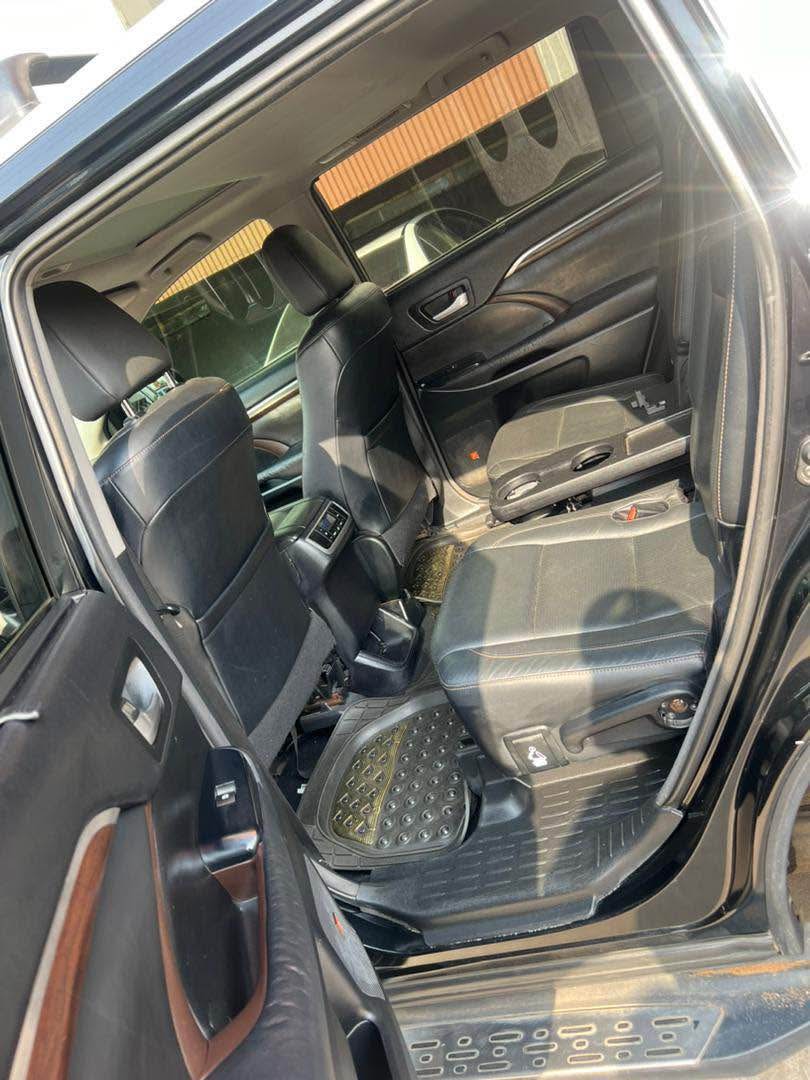 A picture of FEW MONTHS USED TOYOTA HIGHLANDER 2016 MODEL UPGRADED TO 2022