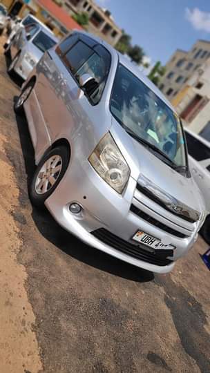 A picture of Toyota noah model 2008
