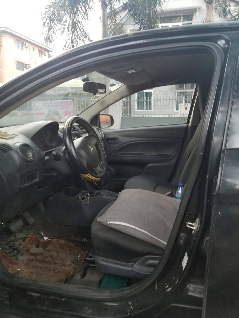 A picture of 2012 Muisbuish l sport