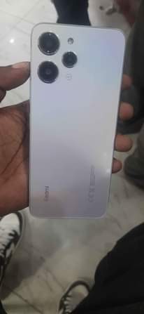 A picture of Redmi note 12