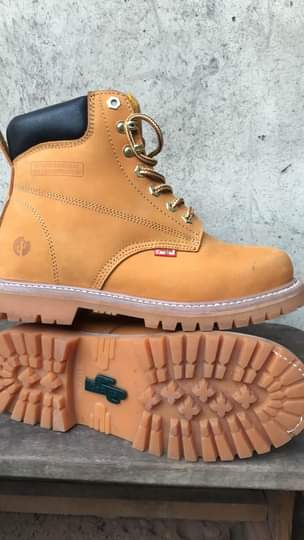 A picture of Construction safety boot