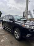 A picture of 2012 toyota highlander limited