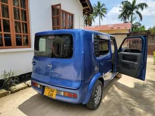 A picture of Nissan cube