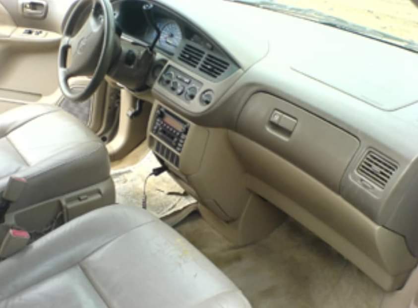 A picture of 2002 Toyota Sienna Ce Very Neat For Sale Seller Calling