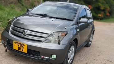 A picture of Toyota ist 0747588092