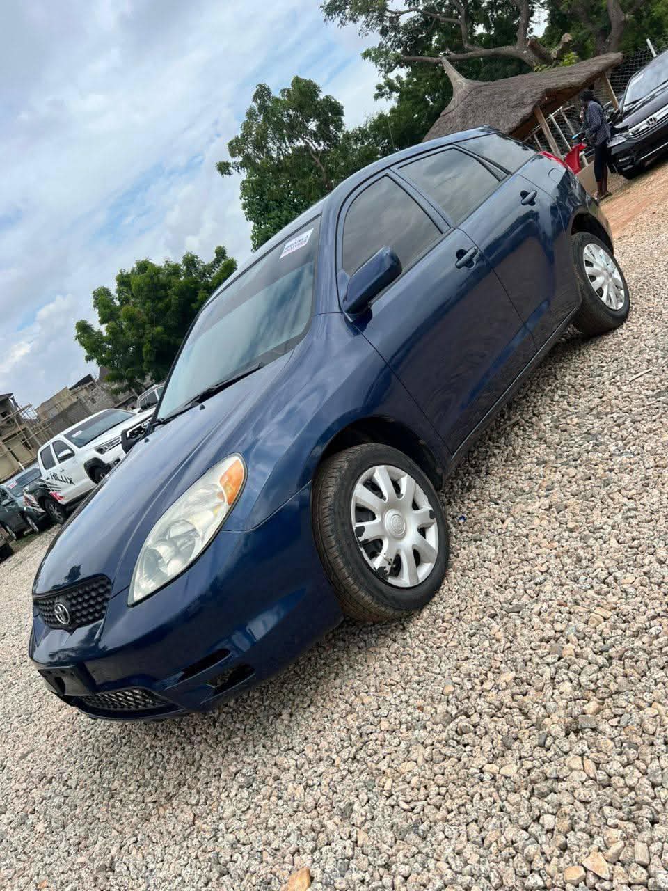 A picture of Toyota matrix 2004