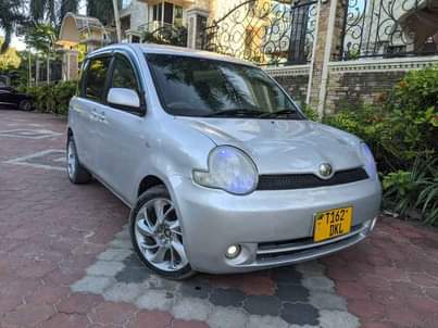 A picture of Toyota sienta