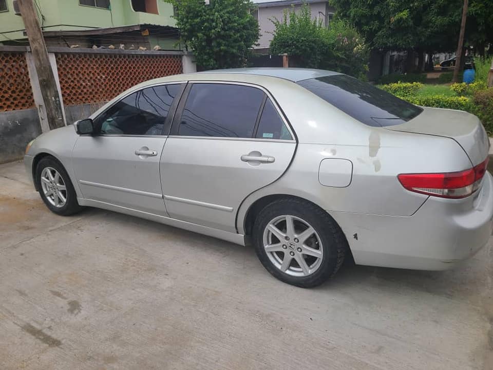A picture of Honda Accord 2004