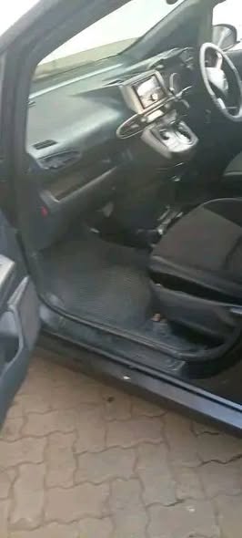 A picture of Sunday dealToyota wish 2012 680k 0703320840