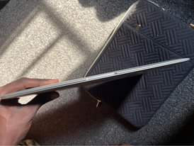 A picture of Mac book 2015