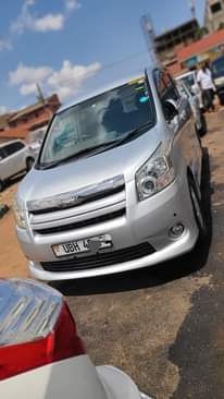 A picture of Toyota noah model 2008