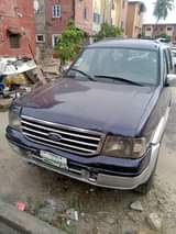 A picture of Ford everest
