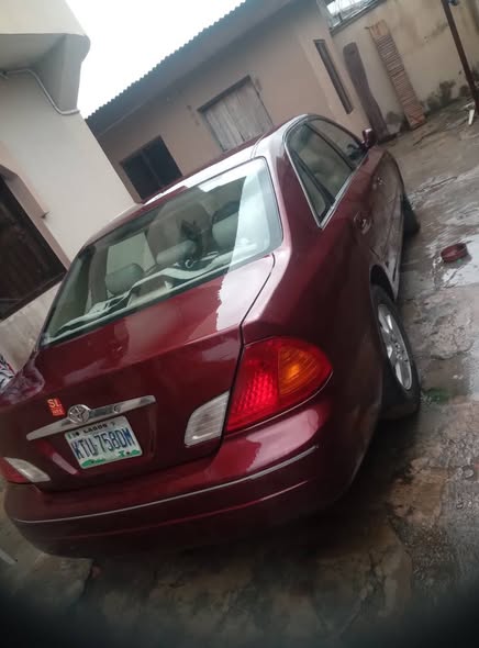 A picture of Toyota avalon 20004 model engine and gear Ac is tokombo