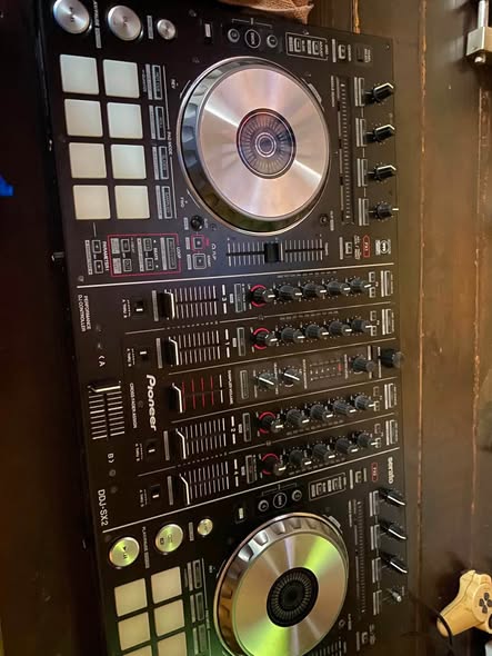 A picture of Pioneer SX2