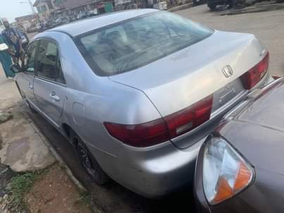 A picture of Honda Eod Two difference colours