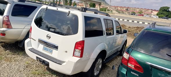 A picture of Nissan Pathfinder 2007