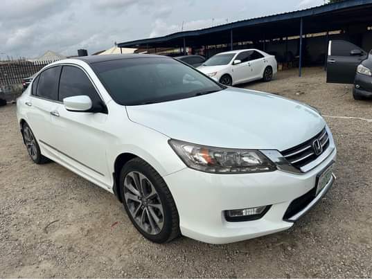 A picture of Honda Accord 2014