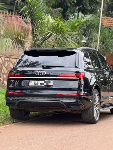 A picture of AuDI Q7 4M 2020 vorsprung 0700327795