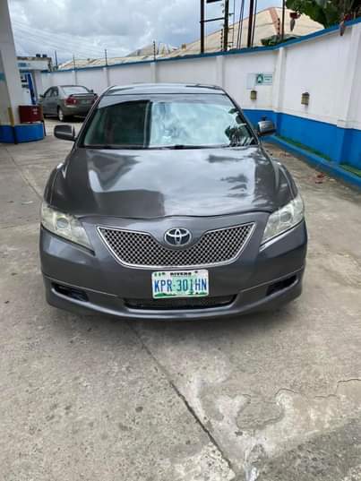 A picture of Extremely clean Toyota Camry 2009 Please come with your mechanic