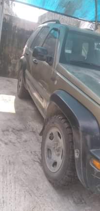 A picture of Jeep liberty 2005 Price.... 1m to owner settlement 150k Location....