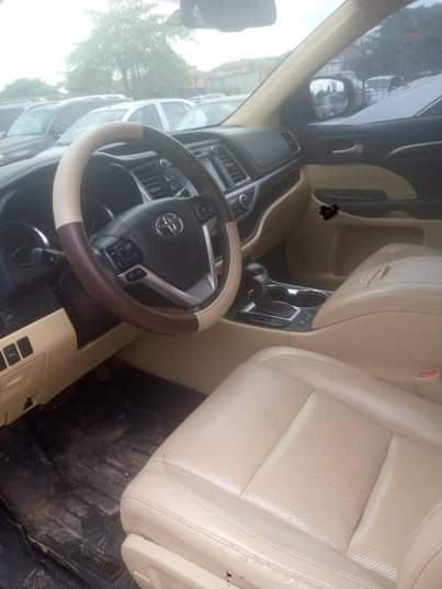 A picture of 2017 Toyota Highlander 2017 Light