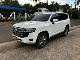 A picture of Car for sale price 340 call 0715100028