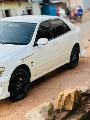 A picture of Alteza milion 6.9 Haipungui Ipo mwanza Automatic Engine safi 0784857610