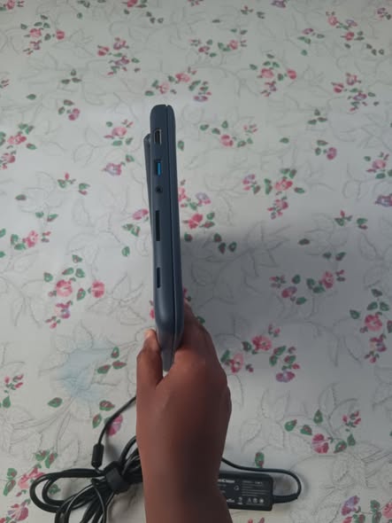 A picture of Asus laptop for sale