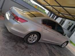 A picture of Honda Accord 011 neatly Nigeria used tokumbor standard super sound