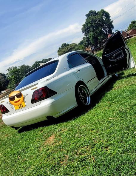 A picture of Toyota crown for sale