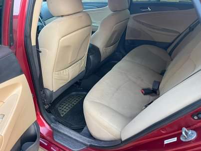 A picture of HYUNDAI SONATA 2011