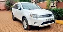 A picture of 2400cc 4WD knob 7 seater 63000 km mileage. 32m 0777166298