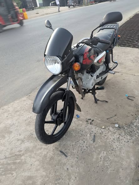 A picture of BOXER X CC 125