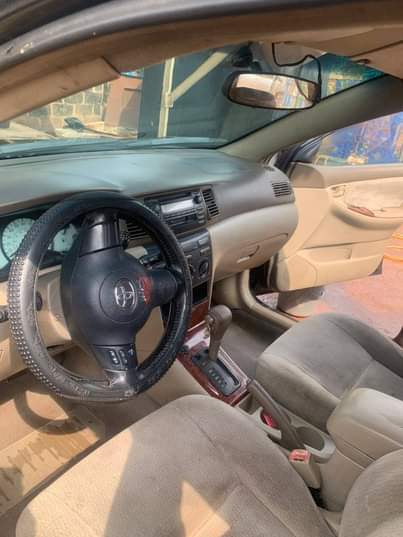 A picture of 2003 2004 Toyota Corolla se